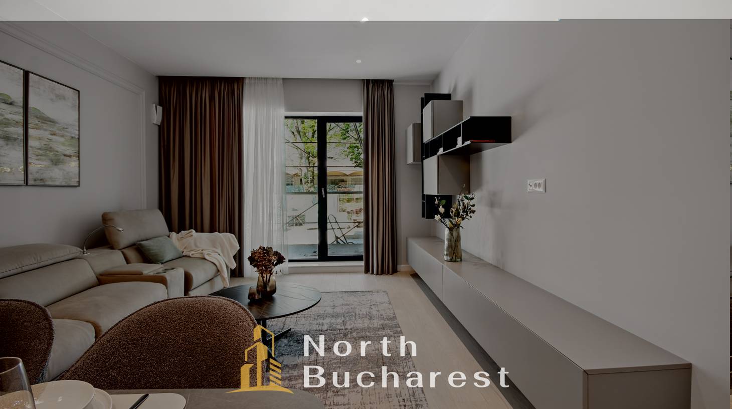 https://images.northbucharest.ro/klw5bxbfa2BbR-Tzsoa4kZKgOv_zmLAFnwc81K9hv1M/watermark:0.75:so:0:30:0.39/resize:fill:1460:816:1/gravity:ce/bG9jYWw6Ly8vZXN0YXRlL2xyL2FhZmNhMzY5LTRmNzctNDM4NS1hMDQ3LWYxMzBmZDJjM2JiYy5qcGVn