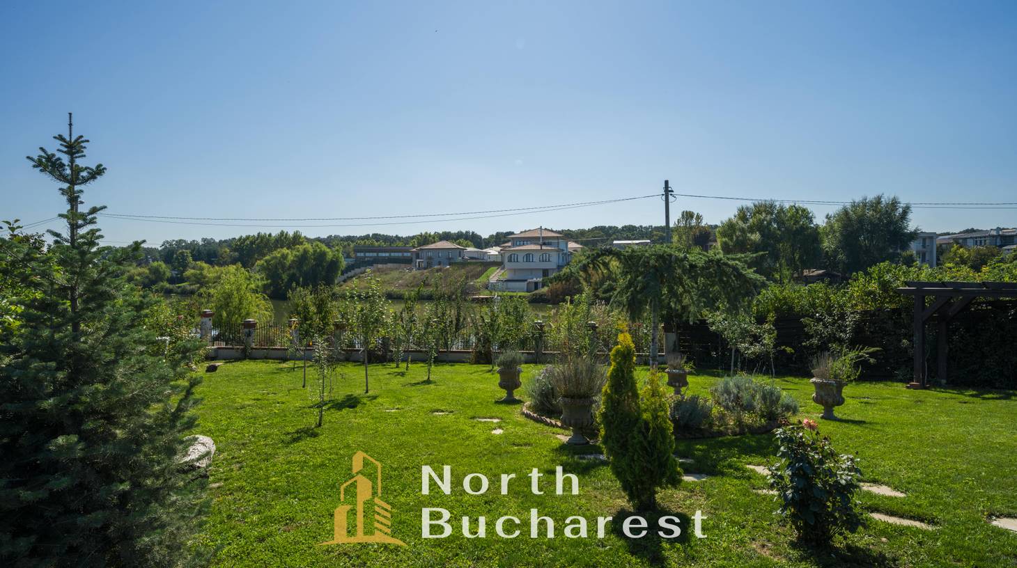 https://images.northbucharest.ro/l4Qp37x78PVRoNXzdzphMeomIMtxLM8KIUx6m-xJldY/watermark:0.75:so:0:30:0.39/resize:fill:1460:816:1/gravity:ce/bG9jYWw6Ly8vZXN0YXRlL2xyLzFiMTM4Y2Q5LWE0MjMtNDY5OS1iMDRlLTYyOTU3MzdkZWM5Yy5qcGVn