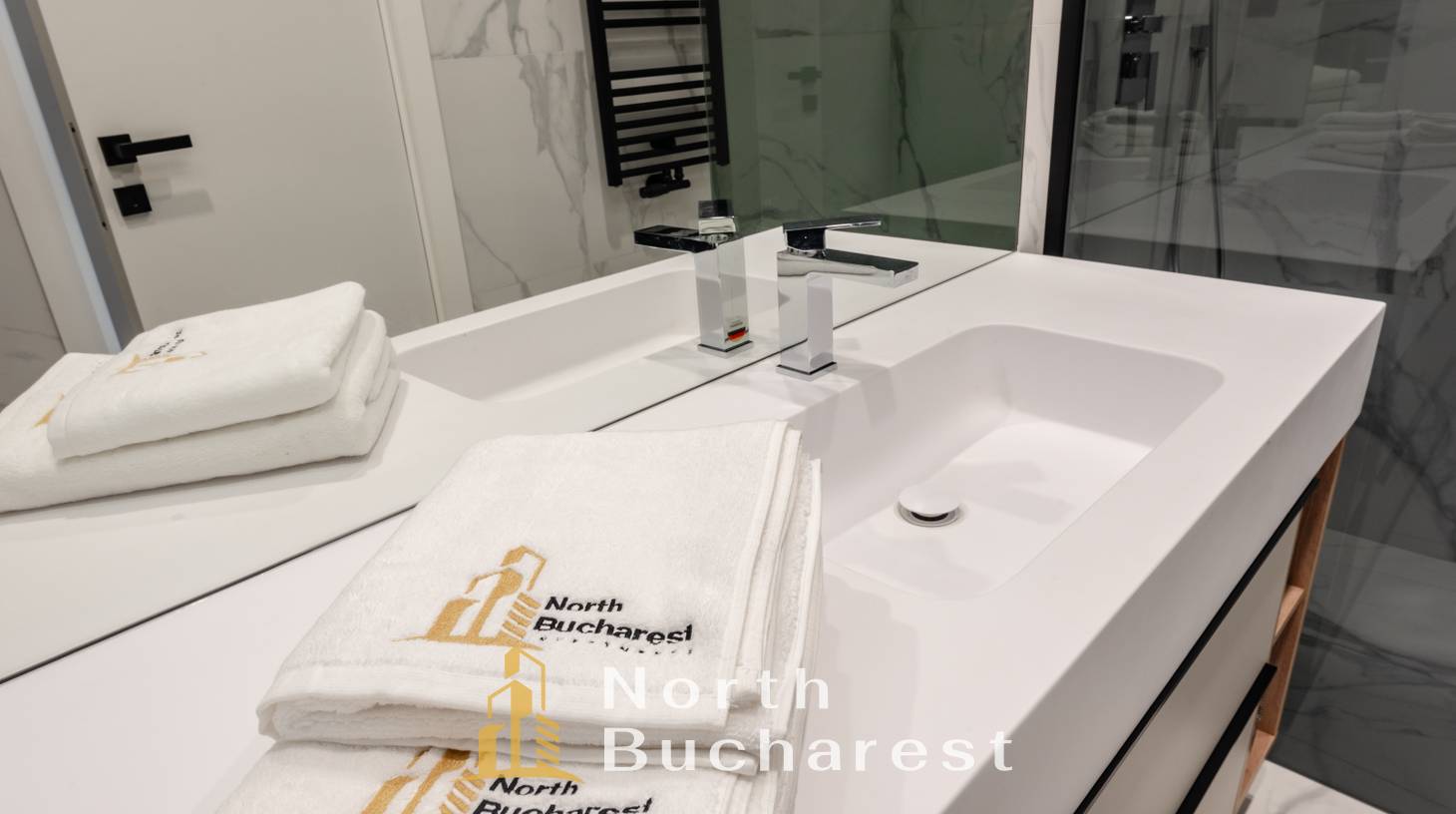 https://images.northbucharest.ro/lHwkly2f9SxA9SLVgyZXbCT8vRFwgForef8gsez7Hnc/watermark:0.75:so:0:30:0.39/resize:fill:1460:816:1/gravity:ce/bG9jYWw6Ly8vZXN0YXRlL2xyL2IxMzI1ZTNhLTczOWQtNGY5Zi04ZDI2LThlZjlhMGViZWVhYi5qcGVn