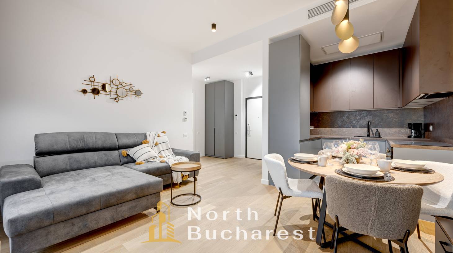 https://images.northbucharest.ro/lnMlmQLPRJ_0MBUVEvxlUE2_JZ_paMx8YkdGK0d3Nj0/watermark:0.75:so:0:30:0.39/resize:fill:1460:816:1/gravity:ce/bG9jYWw6Ly8vZXN0YXRlL2xyL2NhYzEwYmQzLTc5N2YtNGEyYS04MTQ0LTc5NDhhYmE0MTI5Yy5qcGVn