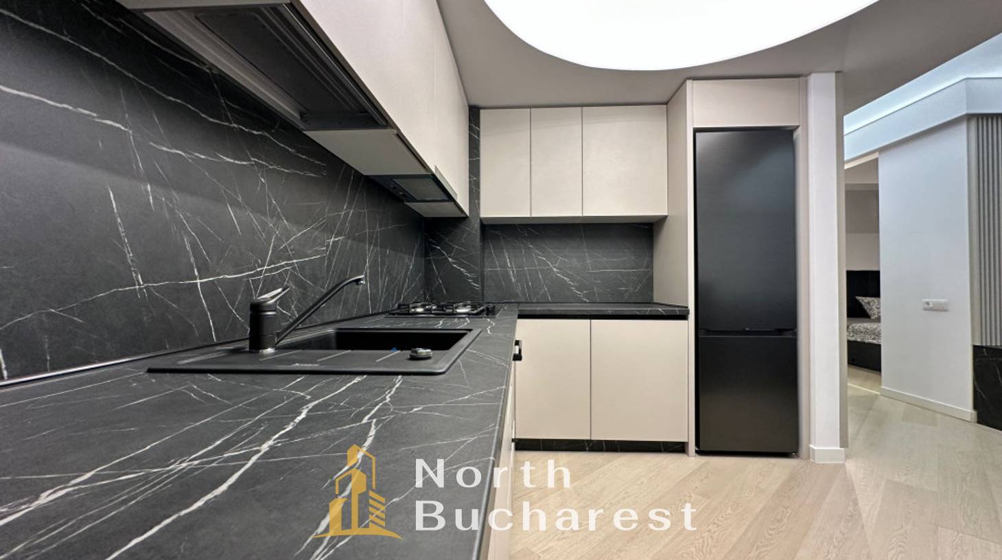 https://images.northbucharest.ro/lsB5O5hv3AKaMo04fD-ozSPHXae5HsgCRGanFWBh63w/watermark:0.75:so:0:30:0.39/resize:fill:1460:816:1/gravity:ce/bG9jYWw6Ly8vZXN0YXRlL2xyLzdoZGljdmt5enEzbjcxaS02MThfOS5qcGc