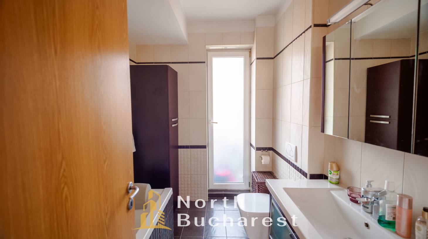 https://images.northbucharest.ro/m2L4v7dxRp4WOjkiuBh_nq-bdWPbjJMn_wMzQ4LdWAo/watermark:0.75:so:0:30:0.39/resize:fill:1460:816:1/gravity:ce/bG9jYWw6Ly8vZXN0YXRlL2xyL2FhODYwMmVmLTUxMTMtNDRiMi1iYzQwLWM2OWRjNTllMWUxOS5qcGVn