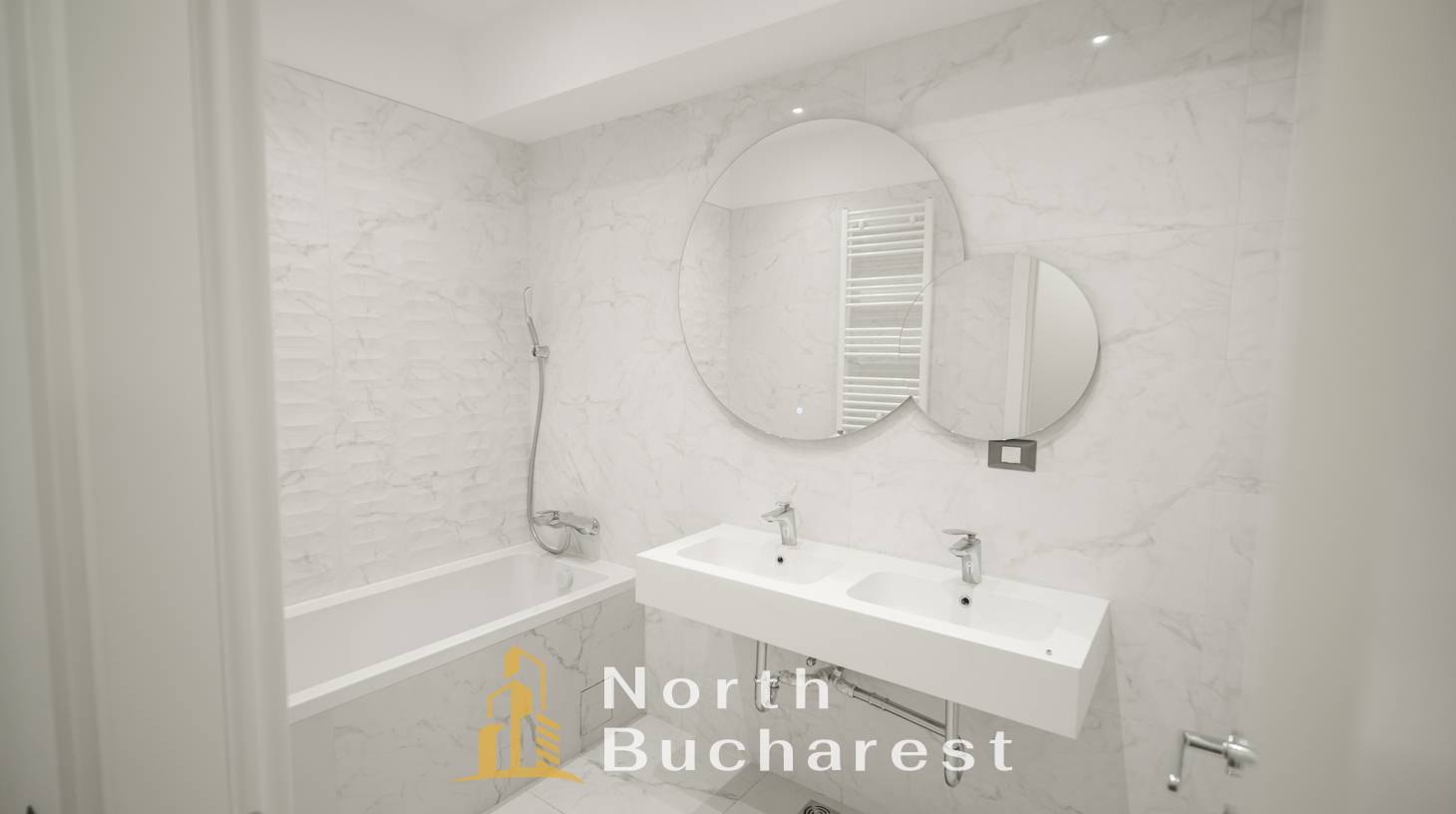 https://images.northbucharest.ro/mpWwehQBVR8w0aULbg9DOzITBBXE0fnOEDI0BmphX8Q/watermark:0.75:so:0:30:0.39/resize:fill:1460:816:1/gravity:ce/bG9jYWw6Ly8vZXN0YXRlL2xyL2M0NmFhODkzLWQwNzgtNGRlMC04ZDMwLThlOTJjZmNhMTRmNy5qcGVn