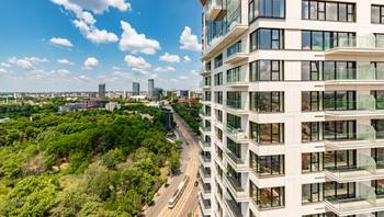https://images.northbucharest.ro/n2zdmQnxa9j32zmJ8RGn8W4rTa_JPRzbVjkaFHMsSGg/resize:fill:350:198:1/gravity:ce/bG9jYWw6Ly8vZXN0YXRlL2xyLzFiOTg2MjRhLTRkYjItNDhiMi1hMzBmLWM2NTE0YjY0NmRlOS5qcGVn