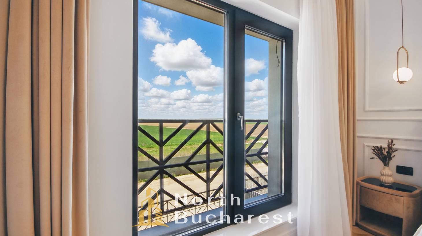 https://images.northbucharest.ro/npDmzs0jzIau6FSyTUbmVRBpOWUtInpKsHTjUm7DIqA/watermark:0.75:so:0:30:0.39/resize:fill:1460:816:1/gravity:ce/bG9jYWw6Ly8vZXN0YXRlL2xyL2JhZTU2MTQ0LTllMGEtNDliYy04OWMxLTM5NGY0Y2Y4ZmRkYS5qcGVn