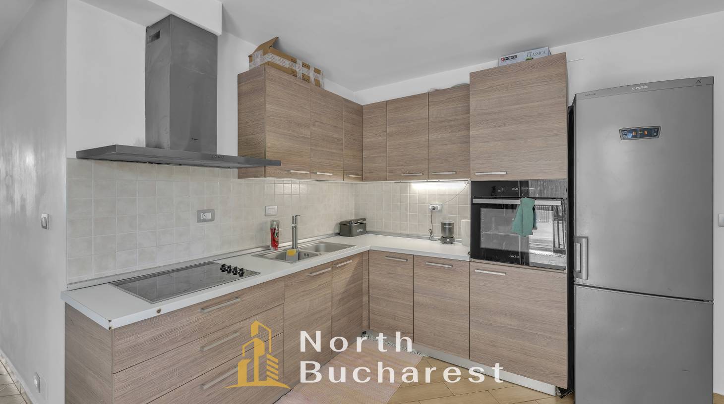 https://images.northbucharest.ro/oihZf7tOIioWDyzxxT_WgZPYlg1kEEMCNiHillopvZk/watermark:0.75:so:0:30:0.39/resize:fill:1460:816:1/gravity:ce/bG9jYWw6Ly8vZXN0YXRlL2xyLzQ4YzBiNjJhLTI3ZTMtNGE5NS1iN2EyLTc0ZTk0ZWNhODY4OS5qcGVn