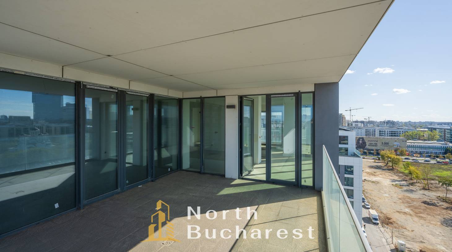 https://images.northbucharest.ro/orfo0nZui5f4L3ueNJFyr6OPIFvET5rPNaERt-ux-qM/watermark:0.75:so:0:30:0.39/resize:fill:1460:816:1/gravity:ce/bG9jYWw6Ly8vZXN0YXRlL2xyL2IyYmRlZGFjLTRmNTItNGRjYi05MjE1LTI0ZDQzY2FkYzExYi5qcGVn