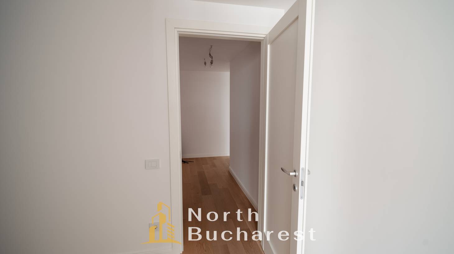 https://images.northbucharest.ro/pP0XdxGeo3CNIIw4r4VhZup_YPnMAaibS7MhPAPLywQ/watermark:0.75:so:0:30:0.39/resize:fill:1460:816:1/gravity:ce/bG9jYWw6Ly8vZXN0YXRlL2xyLzg5M2EwN2M3LWVmNjAtNDM4Ni04M2I1LTE4YzViZWVhNTZiNC5qcGVn