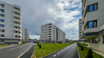 https://images.northbucharest.ro/pZPES0p4CBBKTf2FdBA4dcvPX6v0-KqPpkDyVCK7rLo/resize:fill:350:198:1/gravity:ce/bG9jYWw6Ly8vZXN0YXRlL2xyLzcxZDhiN2Q1LWFkN2MtNGI4MS04MmUyLTNmZWRmY2U1NDEzMS5qcGVn