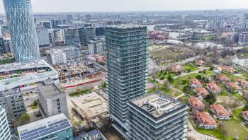 https://images.northbucharest.ro/qD_1OgHGKJr-fY51f8qtA_oTvPDrSwx5pUzywtS2uwQ/resize:fill:350:198:1/gravity:ce/bG9jYWw6Ly8vZXN0YXRlL2xyLzdiMjcwMGFiLTBlZWUtNDkwMy1hY2E0LWJlMGM0MjI1YzAzZC5qcGVn