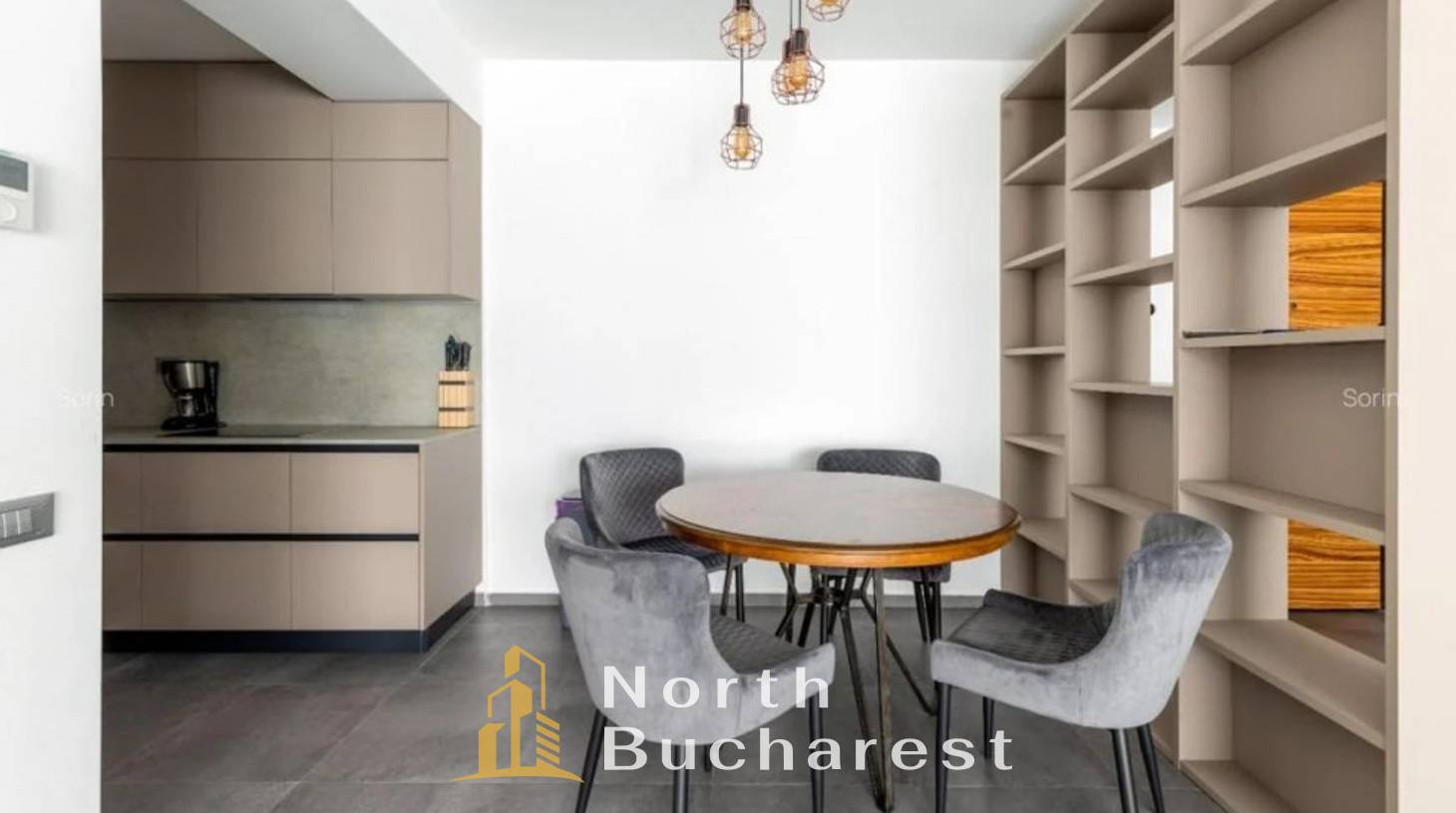 https://images.northbucharest.ro/qJQ9tTt-1w9lWIO9aApLSs2JzHR83M7dt5zTh6jeCLE/watermark:0.75:so:0:30:0.39/resize:fill:1460:816:1/gravity:ce/bG9jYWw6Ly8vZXN0YXRlL2xyLzZleDBoZ2pndnJhazFtdC03NjNfMTIuanBn