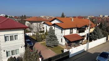 https://images.northbucharest.ro/qUXeubGbBEirfCtDLK2F1ZRhdRsKIvCjFnobb2uveEo/resize:fill:350:198:1/gravity:ce/bG9jYWw6Ly8vZXN0YXRlL2xyLzUyNWY3YjI2LWZiMWUtNDM2OS05NDBjLTFmOTUyY2QwMzllNC5qcGVn