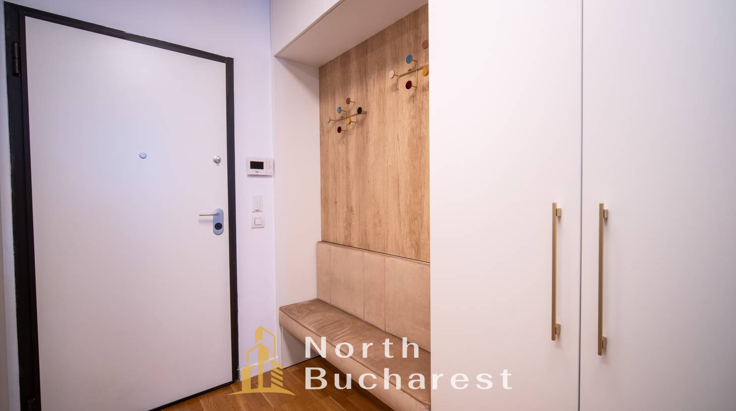 https://images.northbucharest.ro/r-pJ6NmQ1DDOH7dDuF5YVTdY8_EdnuG9cqAalfZK0MA/watermark:0.75:so:0:30:0.39/resize:fill:1460:816:1/gravity:ce/bG9jYWw6Ly8vZXN0YXRlL2xyL2M5NDMwNzY4LWE0MmUtNGQxMC04YTM3LTMwNDA3NzU5M2MzNy5qcGVn