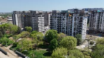https://images.northbucharest.ro/r9ybA-Xv7Jph0DiYLl6vQaeH_KuyaxPxVZ1NhKnvHuo/resize:fill:350:198:1/gravity:ce/bG9jYWw6Ly8vZXN0YXRlL2xyL2IwYTdlZTliLWZjZDAtNDUzYi1iOTg2LTM2OGEzNWNlYWE5ZS5qcGVn