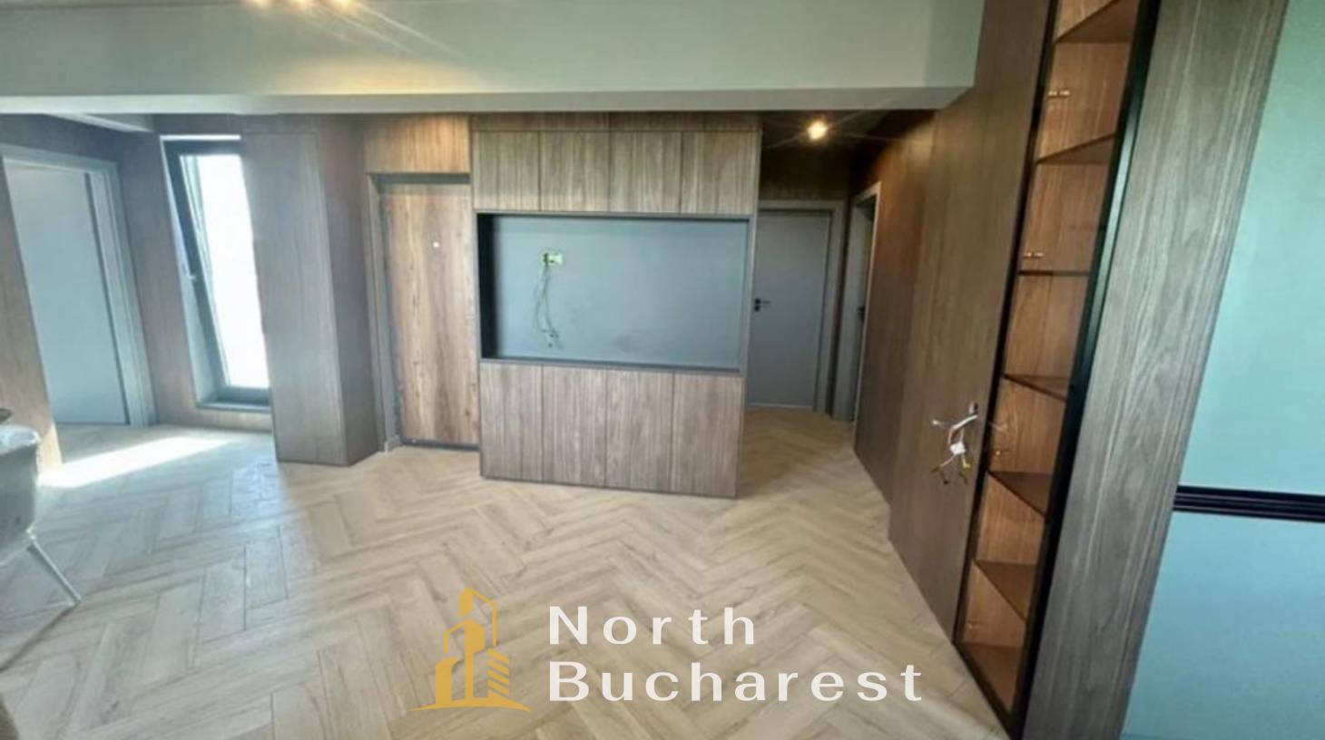 https://images.northbucharest.ro/rSWcSUF56ymcA64GIVRWpsAaRRzoxeJTyFH-s1PW7p8/watermark:0.75:so:0:30:0.39/resize:fill:1460:816:1/gravity:ce/bG9jYWw6Ly8vZXN0YXRlL2xyLzJrMmkwb3VldWxvN2Fwai01NTlfMS5qcGc