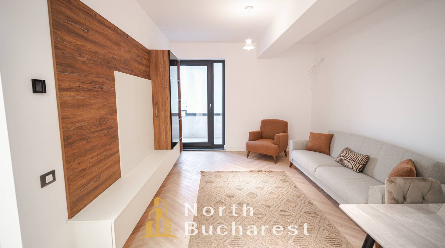 https://images.northbucharest.ro/rXqSP754YvOCS41I6CfzwQXUqlhx3ZRv-4LXWDnCHVQ/watermark:0.75:so:0:30:0.39/resize:fill:1460:816:1/gravity:ce/bG9jYWw6Ly8vZXN0YXRlL2xyL2U5ODE1OTBkLTgxNGYtNDIyMy1iMzY3LTkzYjY5M2Y1N2M2ZC5qcGVn