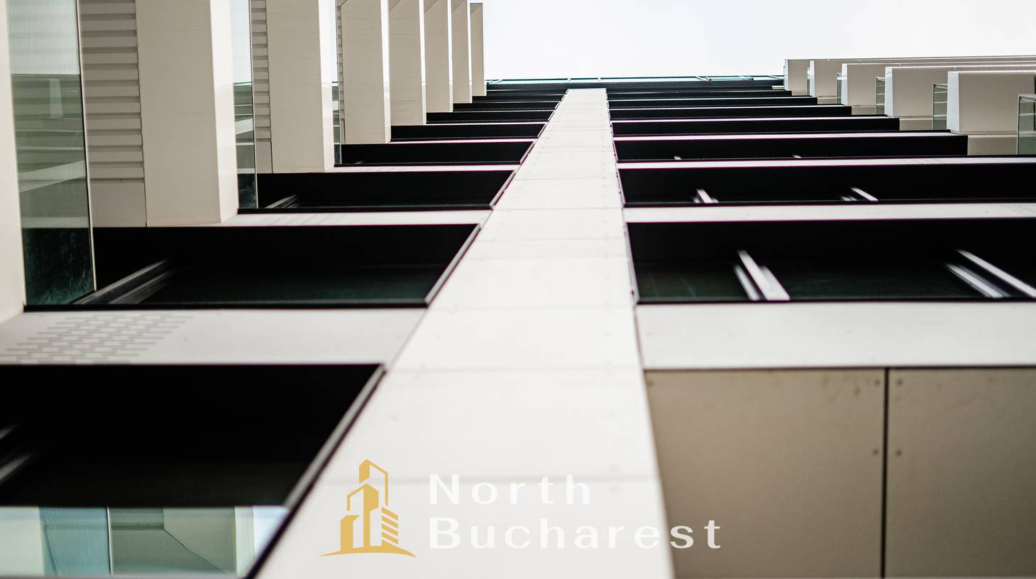 https://images.northbucharest.ro/t5dajrj2gHtDY56JTibEeKlztyBJfeP9sZx5q030lNE/watermark:0.75:so:0:30:0.39/resize:fill:1460:816:1/gravity:ce/bG9jYWw6Ly8vZXN0YXRlL2xyLzFiNTMxNTZmLTFjYzgtNDdhNi1iNDY3LTQyMWE3N2E3YWZkZC5qcGVn