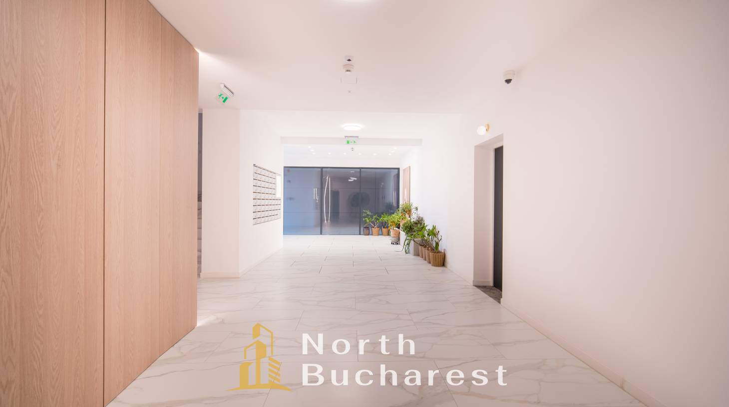 https://images.northbucharest.ro/tGJI3RPnfIj9yW30lI8tK9w3ZSJRLs-mYSKxEjSaRUw/watermark:0.75:so:0:30:0.39/resize:fill:1460:816:1/gravity:ce/bG9jYWw6Ly8vZXN0YXRlL2xyLzM0YTE3NmRlLTAyMjAtNGY4NS1iMjZkLTdiNjkzNWQ4YjQ1ZC5qcGVn
