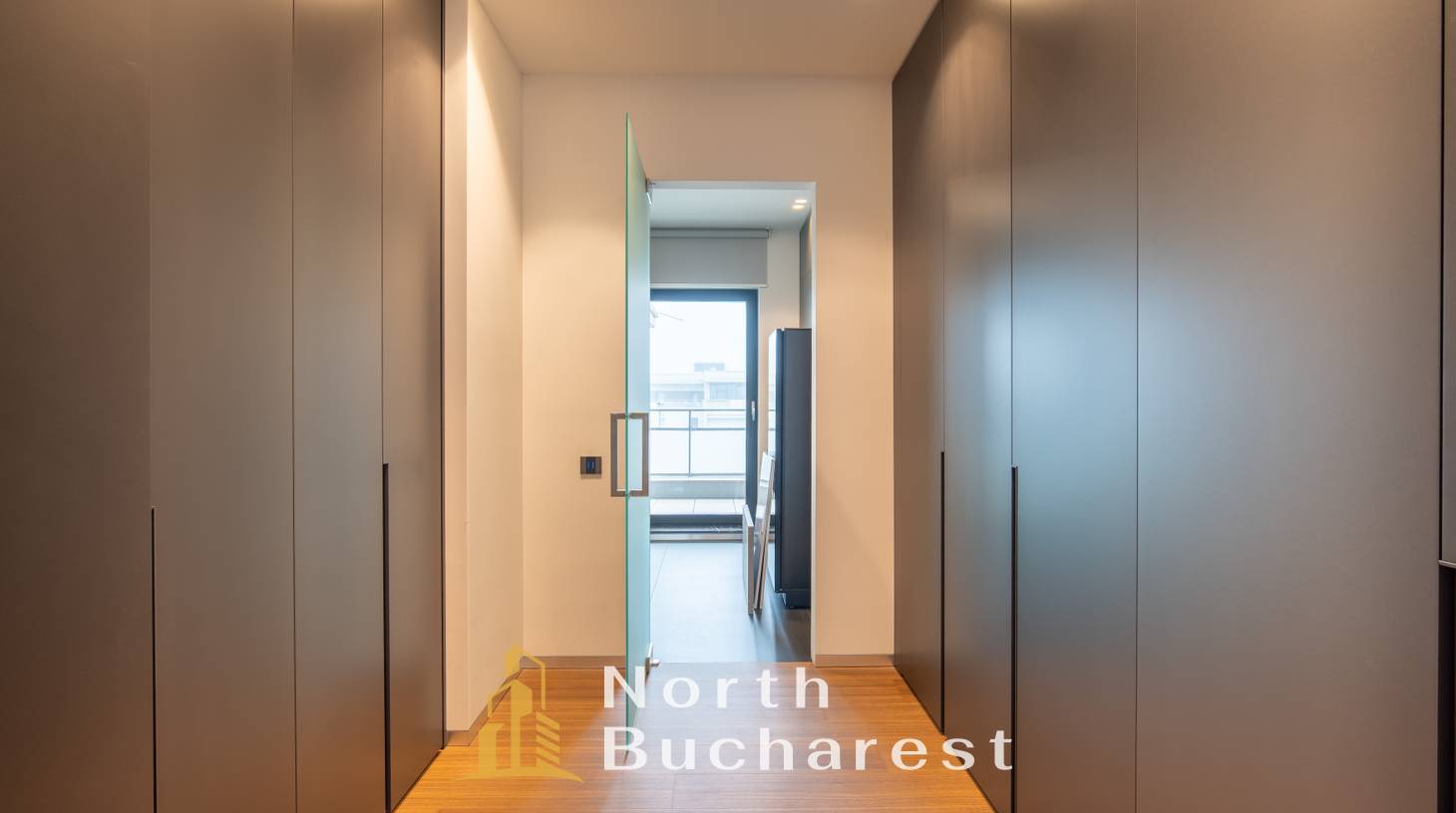 https://images.northbucharest.ro/tGPElCVJ4vJIxzmTvX1RwEET5bCHN4C7dV3bYxbD3OE/watermark:0.75:so:0:30:0.39/resize:fill:1460:816:1/gravity:ce/bG9jYWw6Ly8vZXN0YXRlL2xyL2E3M2NlOTk2LTkyZjgtNDNlNC05NmZjLTM1ZGNjNWFlYTVlNy5qcGVn
