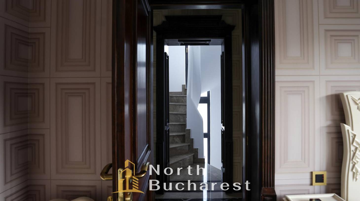 https://images.northbucharest.ro/tXmEuQ0PGpBNm-p7YlBVFahbB_P7BOXvFYKkvExUAyY/watermark:0.75:so:0:30:0.39/resize:fill:1460:816:1/gravity:ce/bG9jYWw6Ly8vZXN0YXRlL2xyL2QyMjdhNGI5LTdiZDMtNDVlMi1hZDdmLTJhOTAwODg0OTM4OC5qcGVn
