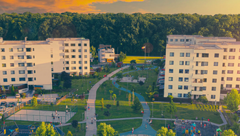 https://images.northbucharest.ro/tl5OtpfOBceqqcBOCxqPRFR-BSmdkzQwGU5UBY0ihsk/resize:fill:350:198:1/gravity:ce/bG9jYWw6Ly8vZXN0YXRlL2xyLzU0OWY1ZGVhLTg4OTctNDI4YS05MTFhLWEzMzQwNmQ3MDRmNi5qcGVn