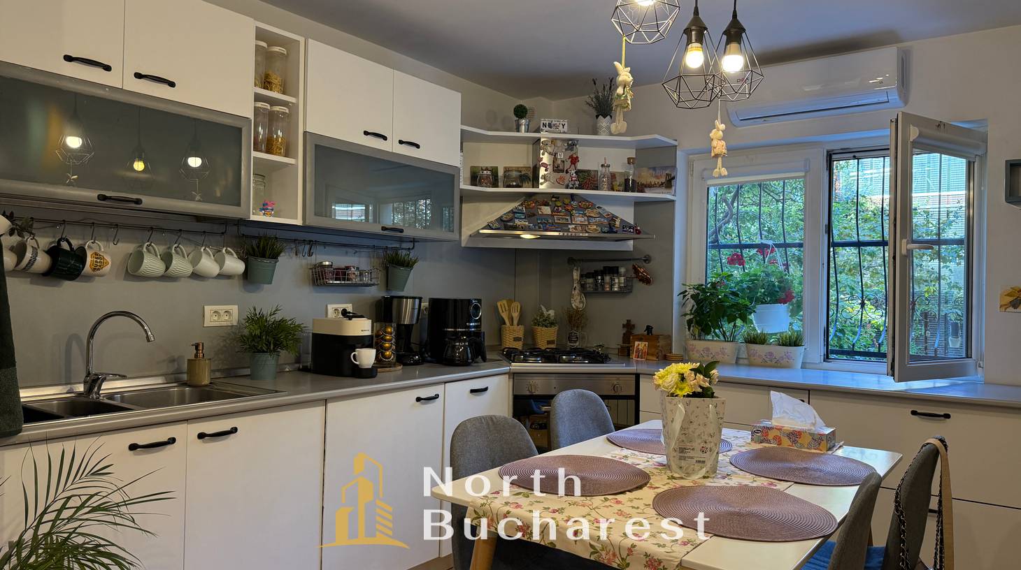 https://images.northbucharest.ro/tn77S-YBzPv90LOwgmNsDzpaU6sIWnVBvVb05OoezQQ/watermark:0.75:so:0:30:0.39/resize:fill:1460:816:1/gravity:ce/bG9jYWw6Ly8vZXN0YXRlL2xyL2UxN2E4MzdlLTU3YmEtNGIxMi1iZWFkLWQxMmVhOGEwOTIzZC5qcGVn
