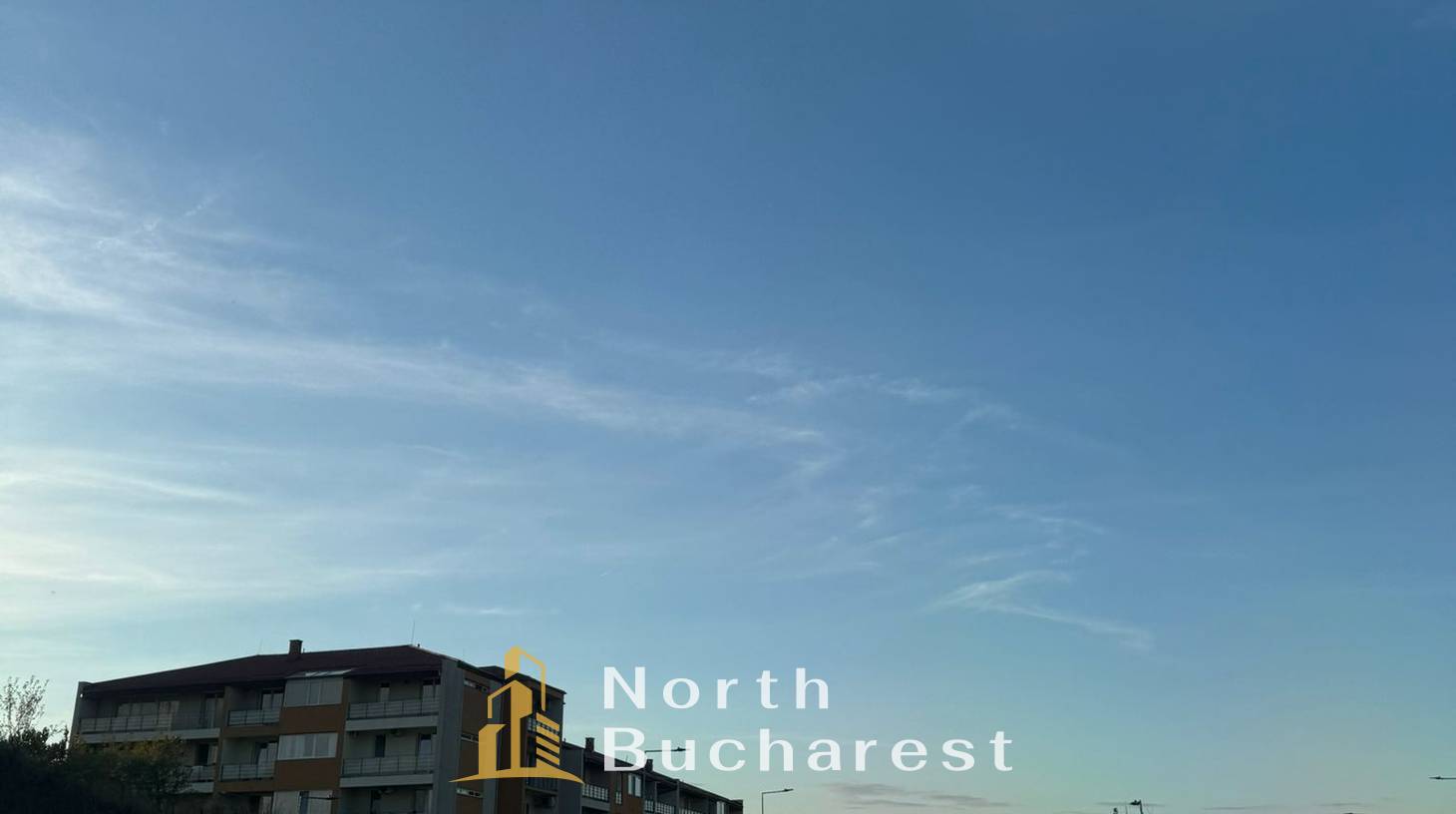 https://images.northbucharest.ro/tqgqTwELz8APRs1jtWUiiZ1dnmc7eAH9v9gZGEcaz98/watermark:0.75:so:0:30:0.39/resize:fill:1460:816:1/gravity:ce/bG9jYWw6Ly8vZXN0YXRlL2xyLzhiYTFjMDQ5LThmMDQtNDBhNy1hOGI0LTM2ZGQ3YTZmZTkyNi5qcGVn