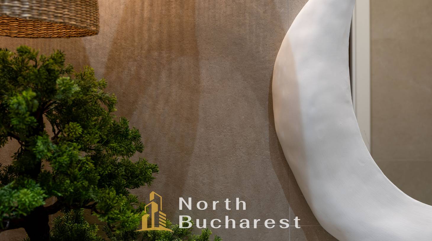 https://images.northbucharest.ro/twrpjlI9T1clCM2LbP-7iQ8W_23SaXH_ZQ5EB0Pswbg/watermark:0.75:so:0:30:0.39/resize:fill:1460:816:1/gravity:ce/bG9jYWw6Ly8vZXN0YXRlL2xyLzRmM2IyMDIzLTE3NWUtNDUwZi1iMmQ3LWJmNThiZWVmNmE4ZC5qcGVn