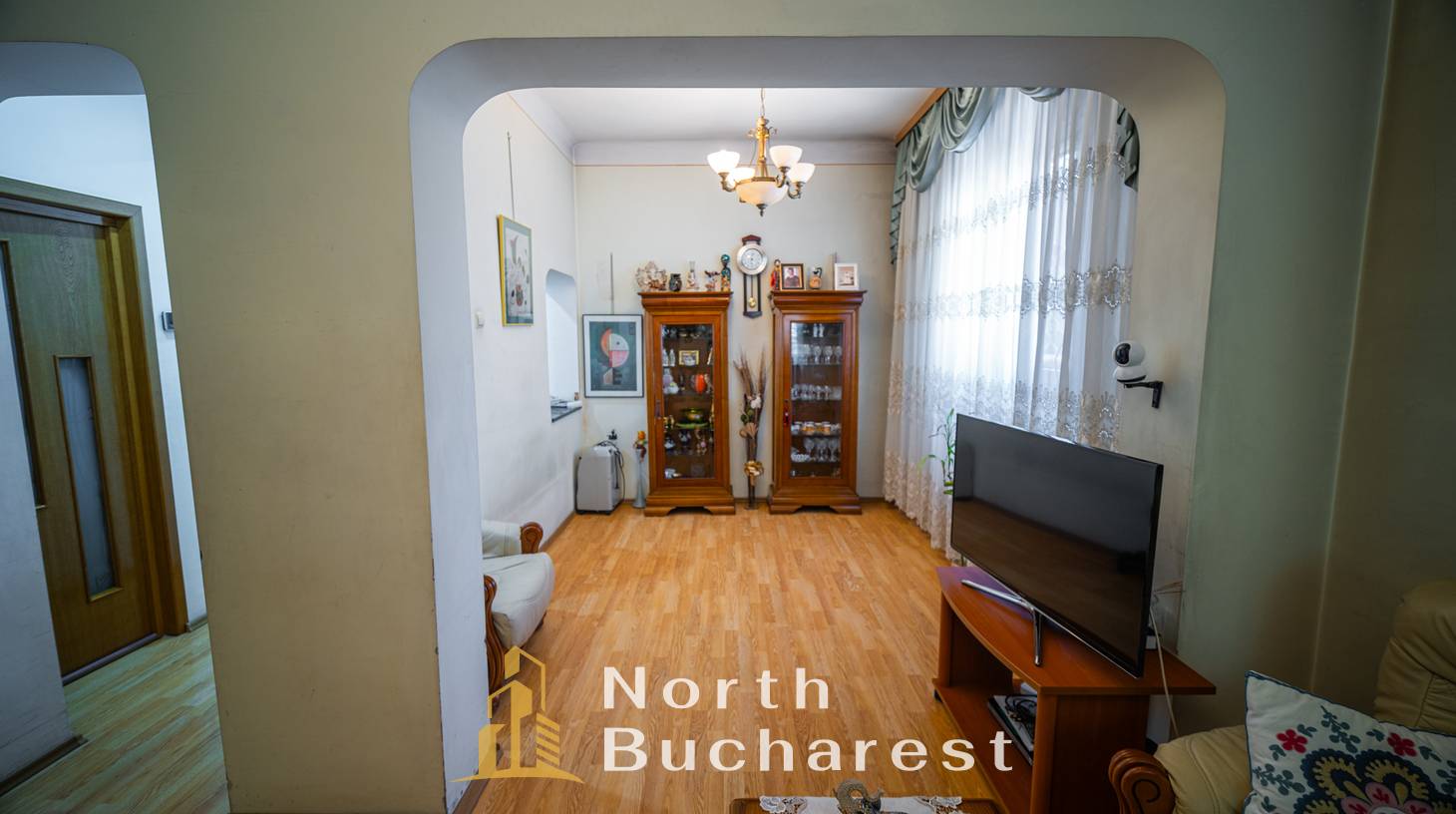https://images.northbucharest.ro/u6rJ79MwILdINUA7JSzXlL194VrPQU1o2hFrrXotkdA/watermark:0.75:so:0:30:0.39/resize:fill:1460:816:1/gravity:ce/bG9jYWw6Ly8vZXN0YXRlL2xyLzgxODI0YzJkLTNmMjItNDFmMy1iNWM4LTA0OTM0ODVmZDhjZC5qcGVn
