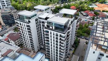 https://images.northbucharest.ro/uJ0jPrbc-M8XfHJowql-hGx2ee0DjoAxUMq6Gj4D9G8/resize:fill:350:198:1/gravity:ce/bG9jYWw6Ly8vZXN0YXRlL2xyLzUxOWU1ZWU1LTE0ZTEtNDM4Ni1iMmUyLTMzYTk0MmJmMjc2Ni5qcGVn