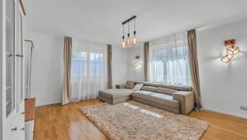 https://images.northbucharest.ro/uOTtTX_k27_KZRImoWf7HtAOIeogyXfzy-SflY1aat8/resize:fill:350:198:1/gravity:ce/bG9jYWw6Ly8vZXN0YXRlL2xyLzY1NWU4MWI2LTJjYjItNDc4Yi04ODhmLWMwYjkxYzYxZmJiMC5qcGVn