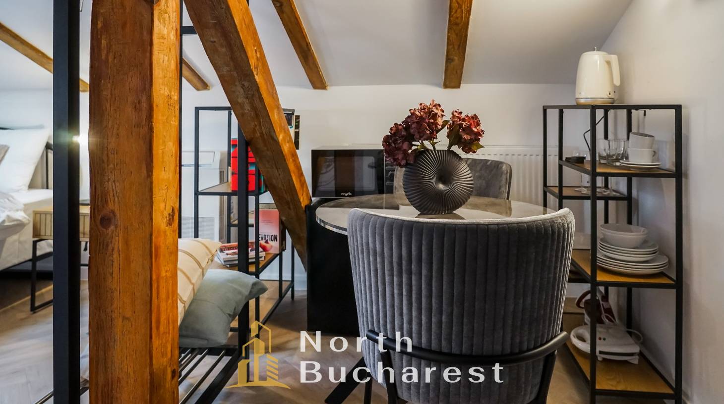 https://images.northbucharest.ro/uond2EfiIViihSpn2xFkHKPB03Tv2GKHzFcKorFE33I/watermark:0.75:so:0:30:0.39/resize:fill:1460:816:1/gravity:ce/bG9jYWw6Ly8vZXN0YXRlL2xyL2Q0ODM3MTIzLWU3YmUtNGIyNy05Y2RmLTRjMzUwNWUwY2Y0Mi5qcGVn