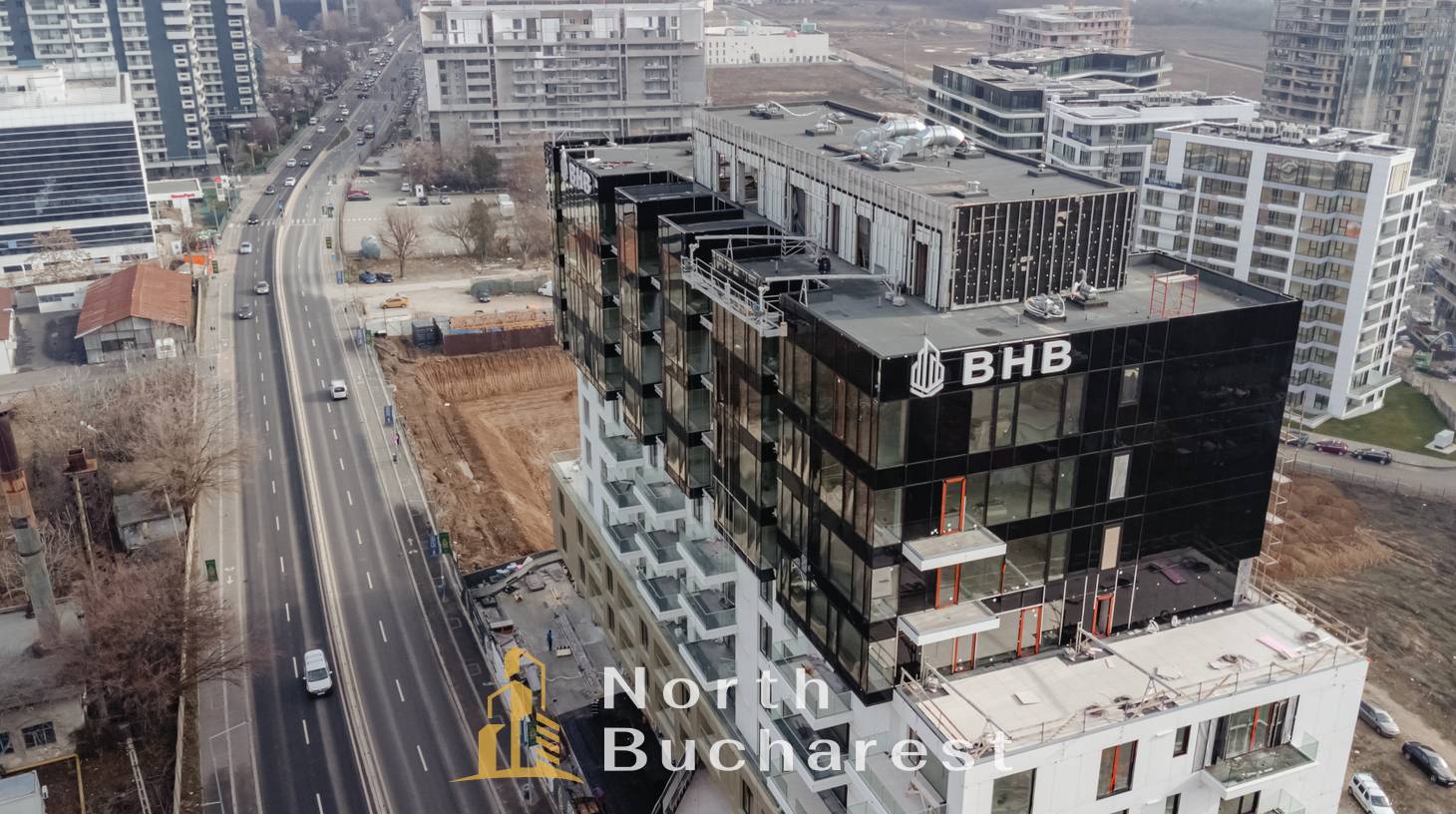 https://images.northbucharest.ro/vHmyMDmv5o0NrqnSxk-JgL27m2ilMucfZpq931Ts4SU/watermark:0.75:so:0:30:0.39/resize:fill:1460:816:1/gravity:ce/bG9jYWw6Ly8vZXN0YXRlL2xyLzczMjk3N2E1LTU1YzQtNDgzZS1hNTYxLTI1NTgyNjBlMzJmYS5qcGVn