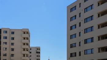 https://images.northbucharest.ro/v_LFot9ZqRl5jZBFuDyPNurLv6Z6LwzGhO4PcsgbIh0/resize:fill:350:198:1/gravity:ce/bG9jYWw6Ly8vZXN0YXRlL2xyLzMwZDdiYTY5LWE2YzgtNDYyOS1hNWQ4LTg1ZGUxZjNkYWRkNy5qcGVn