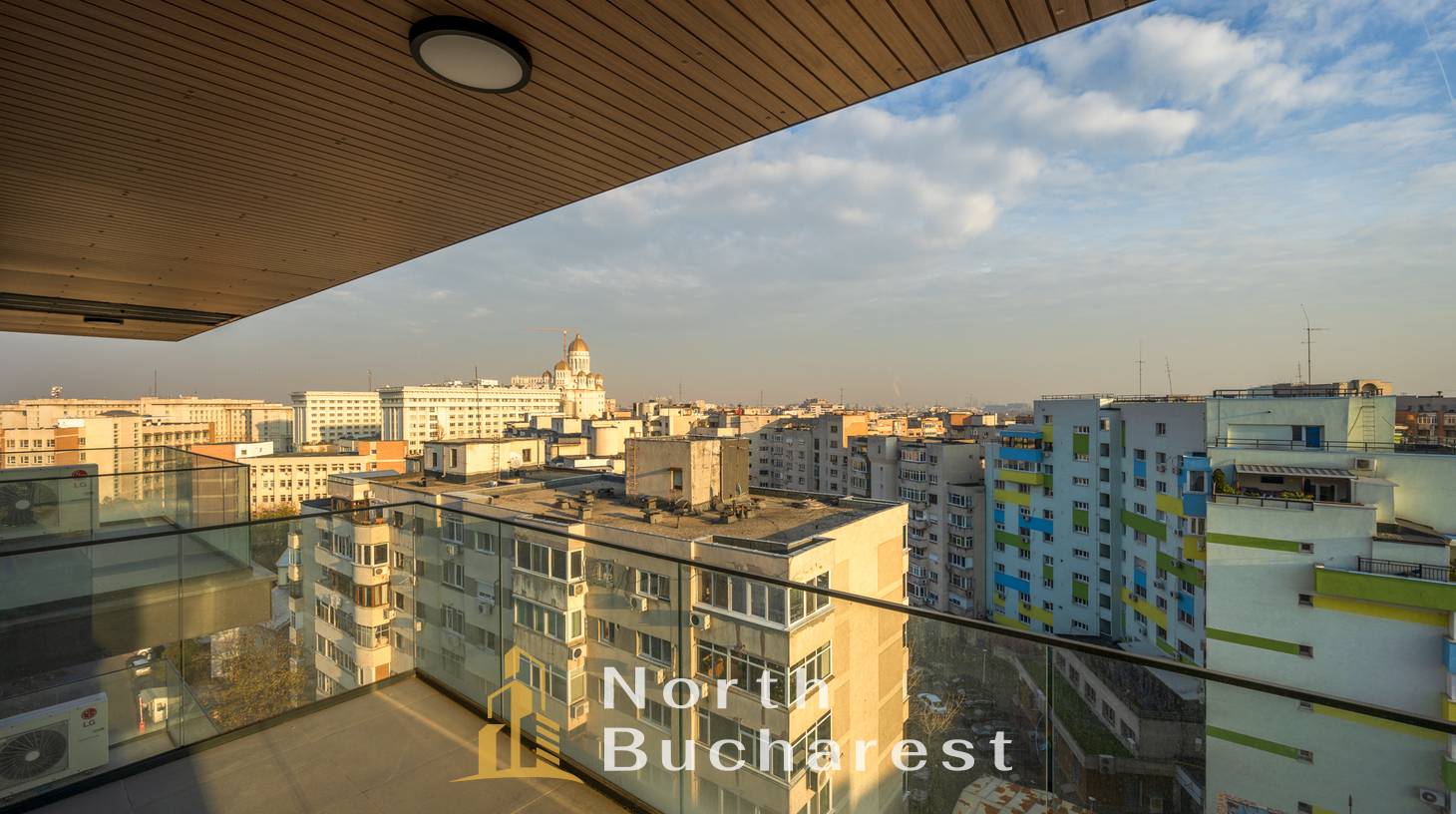 https://images.northbucharest.ro/w7k6AjgojBx9d5brGyG6bcU0WcSmfJ1C_RHnsHYmTV4/watermark:0.75:so:0:30:0.39/resize:fill:1460:816:1/gravity:ce/bG9jYWw6Ly8vZXN0YXRlL2xyLzhiMDdhZjMxLTc2OGItNDYxMS04ZmUyLTUzNzNkODU1MTllMy5qcGVn