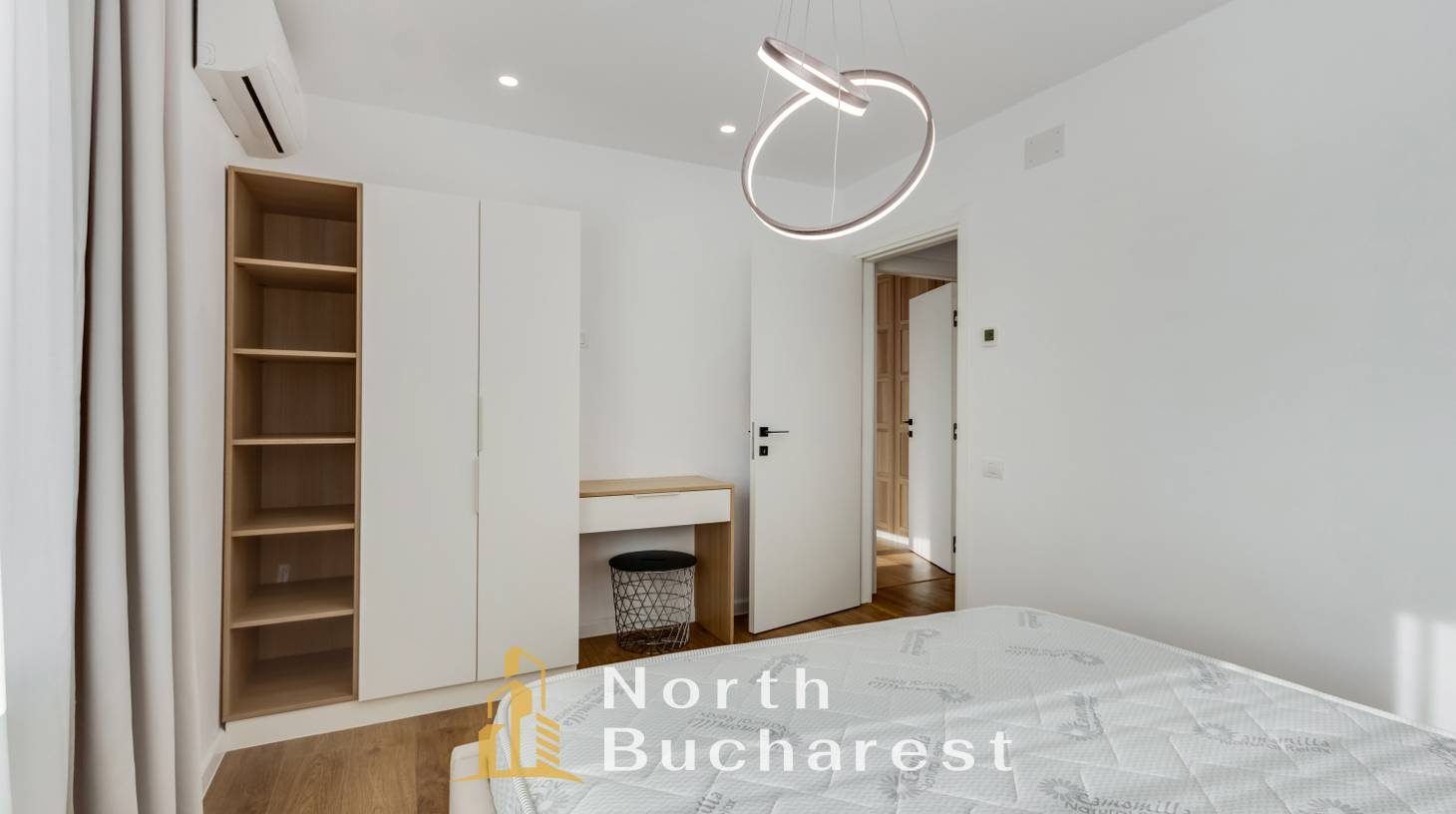 https://images.northbucharest.ro/wOJBc8J88yyzN16CNr0Xj8X-vZWPODa8BRynZBqalYg/watermark:0.75:so:0:30:0.39/resize:fill:1460:816:1/gravity:ce/bG9jYWw6Ly8vZXN0YXRlL2xyL2Y2NWRlMTM4LTc2ZTAtNDhhNS04MjMwLTIxZmMwMDhmYzhhYS5qcGVn