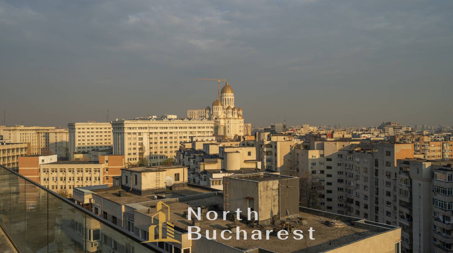 https://images.northbucharest.ro/wkgxRt68PIe89X6Z3eaDJ21kQzbp0jP3AJZwSru6e-Y/watermark:0.75:so:0:30:0.39/resize:fill:1460:816:1/gravity:ce/bG9jYWw6Ly8vZXN0YXRlL2xyL2RlNmZiOGRiLTAwNGMtNGQyZi1iZmQ3LTg2MWRkZTE4MTY3MC5qcGVn