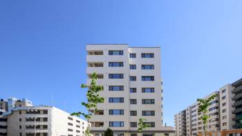 https://images.northbucharest.ro/wv9HffjmUWkvZSoeVRLn9-zT5mqBreJld8vYX8xN3mM/resize:fill:350:198:1/gravity:ce/bG9jYWw6Ly8vZXN0YXRlL2xyL2YzY2E0NjQ1LTA1ZmUtNDVlZC05OWMyLTBmMDNlNzBmNzY3Yy5qcGVn