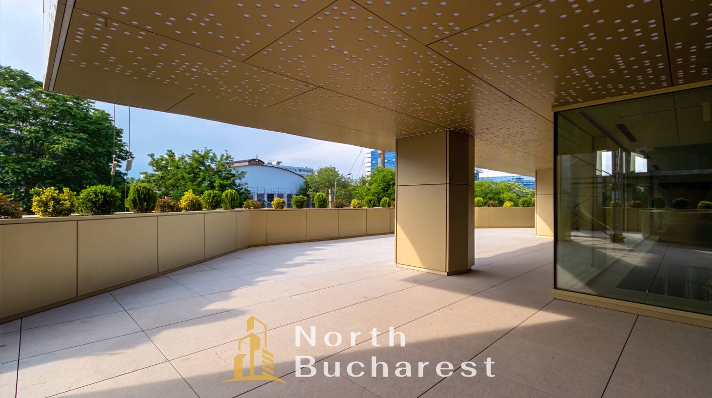 https://images.northbucharest.ro/x3hH-NKq7nxJwX1PS0_v2JfD7gtSRbfNXvt9Lb3qDEw/watermark:0.75:so:0:30:0.39/resize:fill:1460:816:1/gravity:ce/bG9jYWw6Ly8vZXN0YXRlL2xyLzllNGEzMTBmLWFjYzItNDNhNS04NzkwLTE1OGQ3YmMwMDg5My5qcGVn