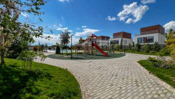 https://images.northbucharest.ro/yMmCCJZuudo7369ZNt-zTIFeWkmumnQbByXd-NbjErs/resize:fill:350:198:1/gravity:ce/bG9jYWw6Ly8vZXN0YXRlL2xyLzY2ZjU3ZGFjLWViYTktNGVmNi05ZGViLTQ3ZWMxZmQyYWUzMi5qcGVn