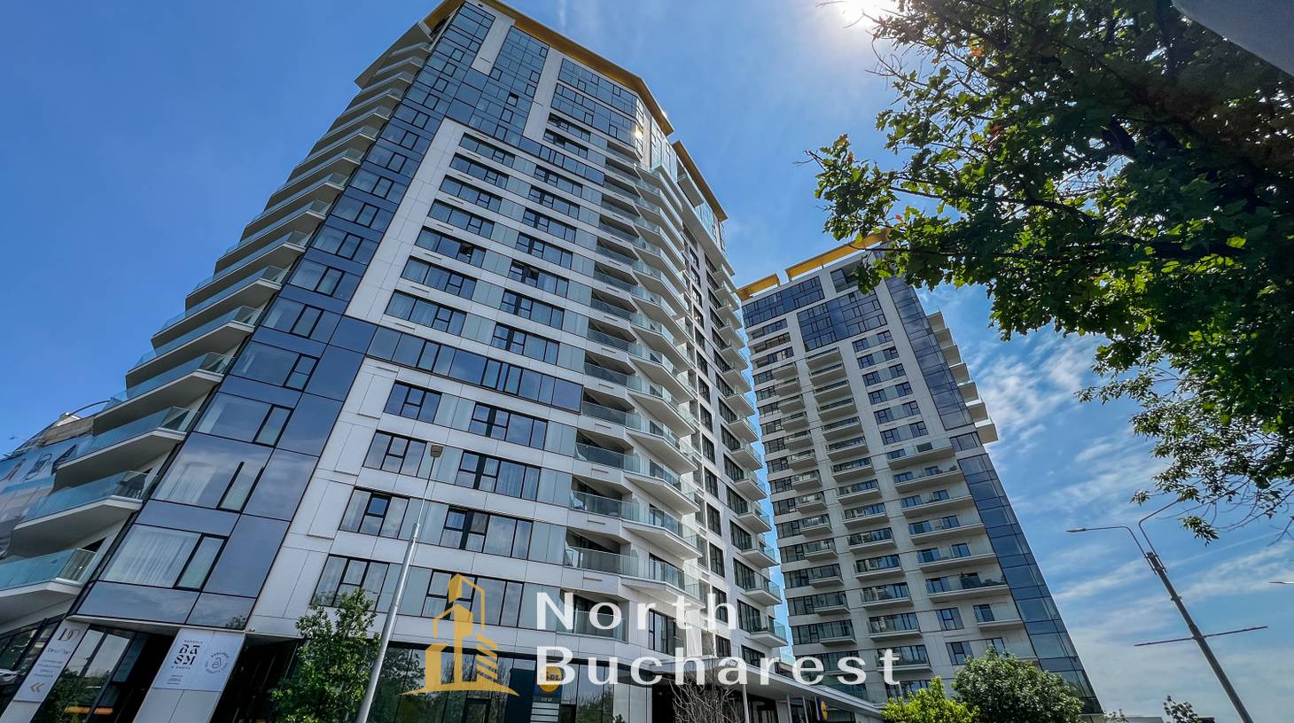 https://images.northbucharest.ro/yrorlLCKZvEjZrBGcSQEqdOdbcCFjcsB798rPwMJHUI/watermark:0.75:so:0:30:0.39/resize:fill:1460:816:1/gravity:ce/bG9jYWw6Ly8vZXN0YXRlL2xyLzcwM2QxOWU3LTY2Y2UtNDE5OS1iNzBkLWFkNjgyYmQ5YzIwMy5qcGVn