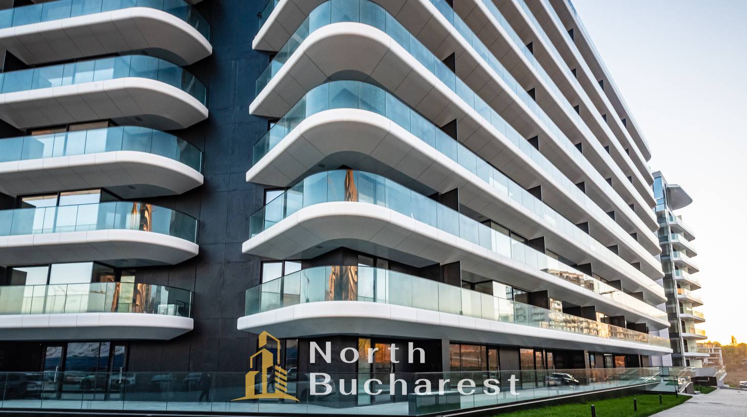 https://images.northbucharest.ro/zA6HAurk-HehYi-Ww6kLR4_HwW3uXHS33K1wXhePe44/watermark:0.75:so:0:30:0.39/resize:fill:1460:816:1/gravity:ce/bG9jYWw6Ly8vZXN0YXRlL2xyLzAwMzYzNzAyLTAyMWYtNDdhYi04ZWEwLWE1Yjg5MWY3MWUxMS5qcGVn