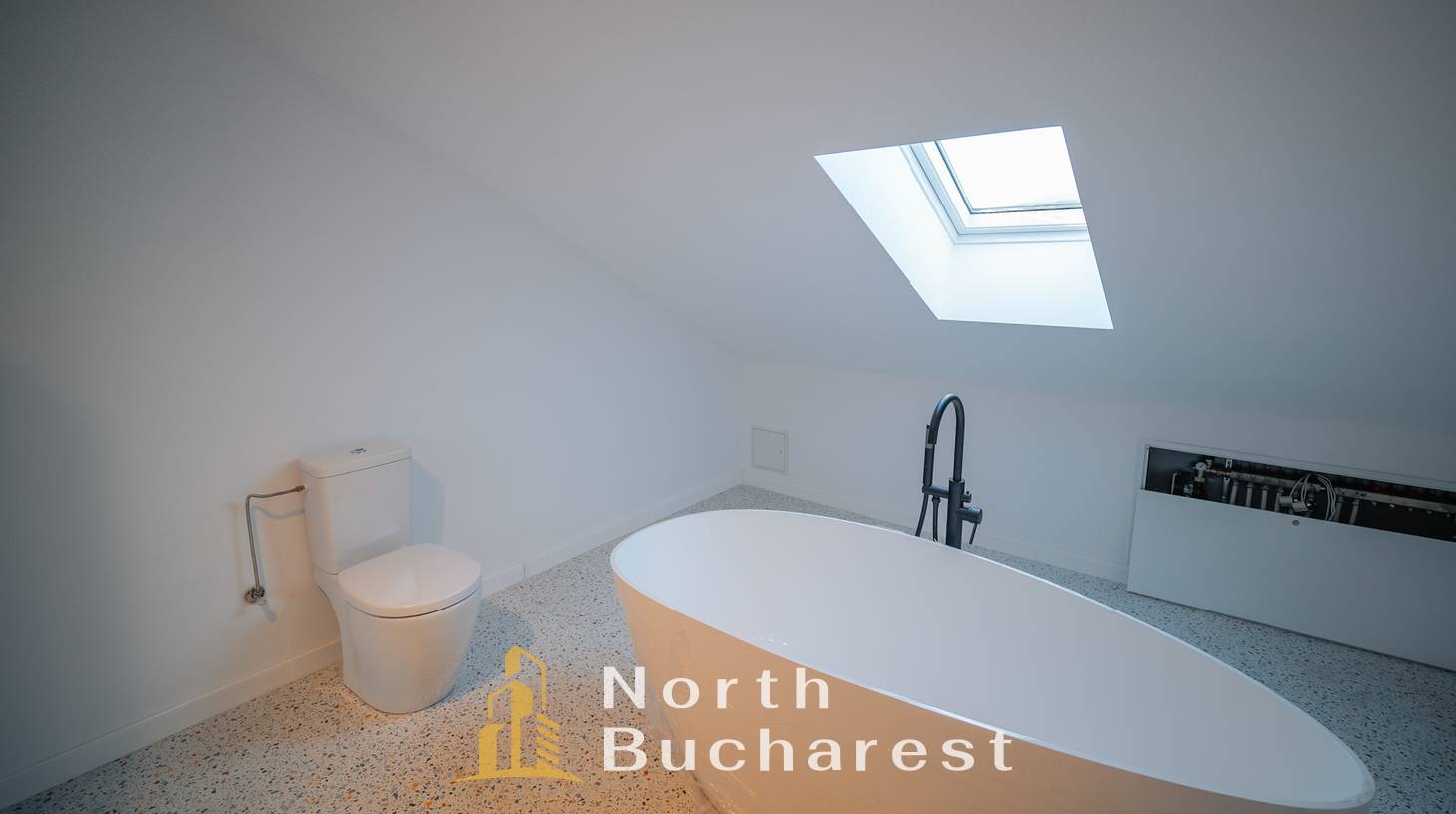 https://images.northbucharest.ro/zOQnZkDyAcvJaigbW1HBzrNLmEkK1U3E8WEeiISNx2s/watermark:0.75:so:0:30:0.39/resize:fill:1460:816:1/gravity:ce/bG9jYWw6Ly8vZXN0YXRlL2xyLzkwNzY1MThiLThkODUtNDJjMi04YjllLTc2YmJmMzViYjczYy5qcGVn