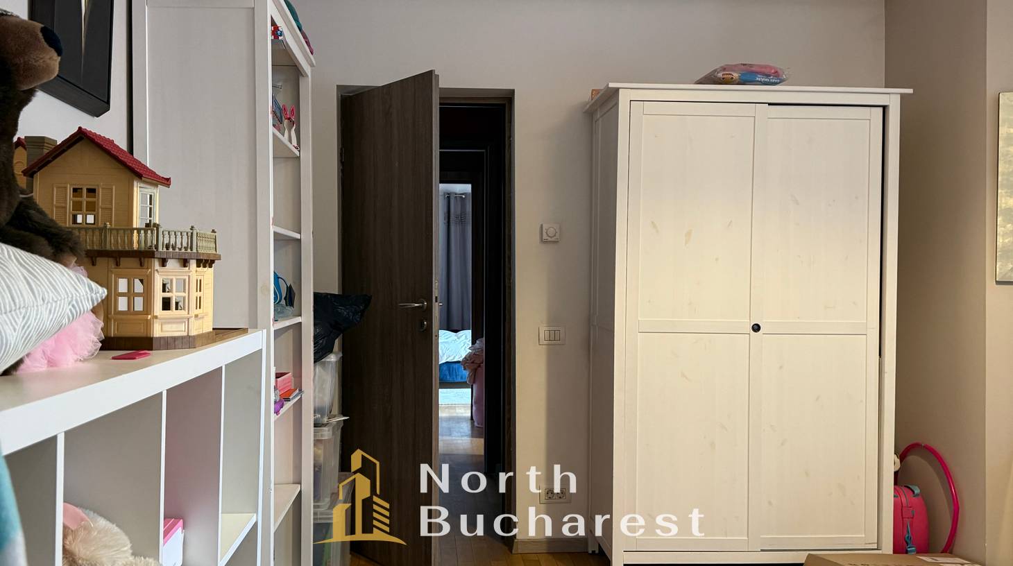 https://images.northbucharest.ro/zfmW6CW9VotH6HEar7BxMjMO9JDc7VFSGKwtsChrSzU/watermark:0.75:so:0:30:0.39/resize:fill:1460:816:1/gravity:ce/bG9jYWw6Ly8vZXN0YXRlL2xyLzQyNTgyNTcxLWY1ZTctNDc1OC1iMmRhLTc3NDEzMzhkMmY3Yy5qcGVn