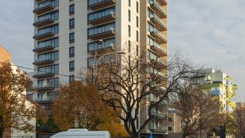 https://images.northbucharest.ro/znsTupEzoCFBQBHsbMC7Dkm5Whaub4O51I-asQit4Xg/resize:fill:350:198:1/gravity:ce/bG9jYWw6Ly8vZXN0YXRlL2xyLzc4MDE5ZGQ5LWVlZjctNDg1NC1iMzM5LThjZjUxYTY2NDdmNy5qcGVn