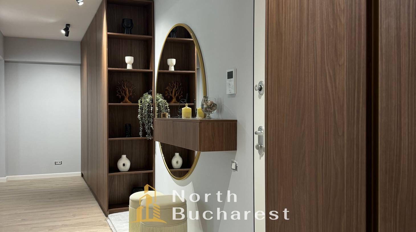 https://images.northbucharest.ro/zzBSQFNHUnaCL-MYIMW41sq3ucybq8-ExBh4SEmmZXA/watermark:0.75:so:0:30:0.39/resize:fill:1460:816:1/gravity:ce/bG9jYWw6Ly8vZXN0YXRlL2xyL2Q4ZDQzZmUyLTEyZjUtNDlhNC1hYmMwLWRlNTRmOThmMjgxMy5qcGVn